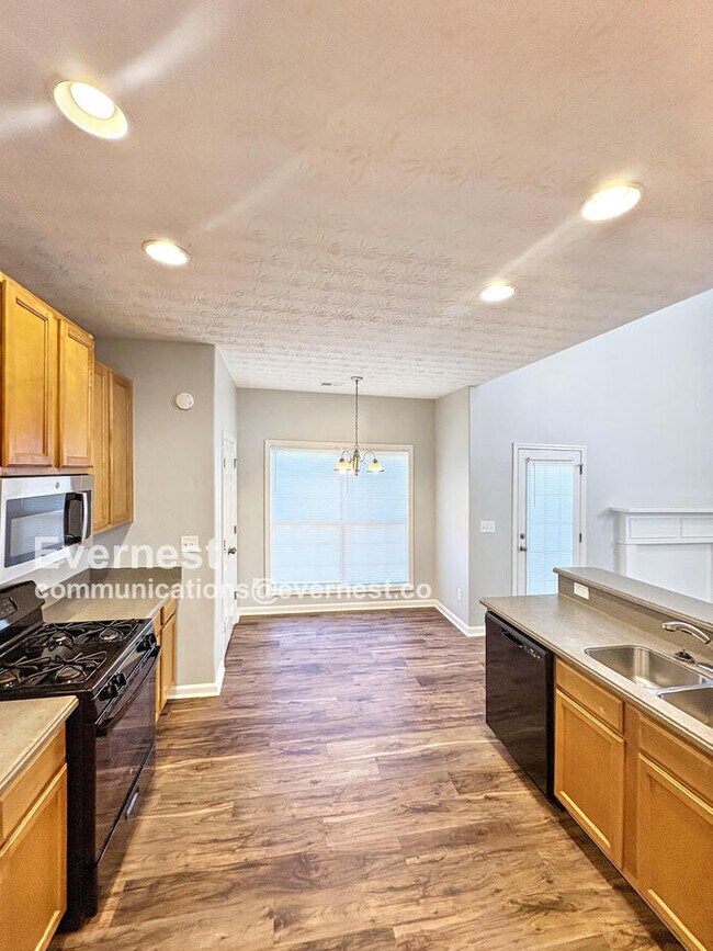 Foto del edificio - 632 Addison Way