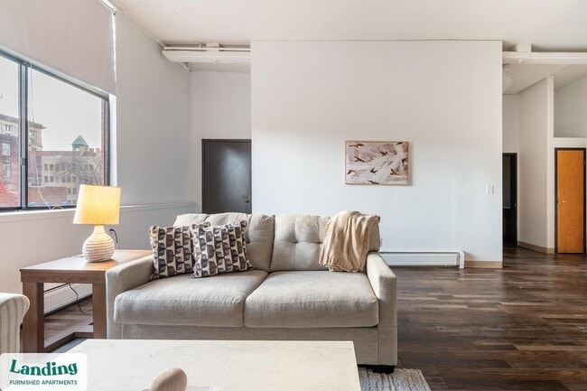 Building Photo - 45 Willow St