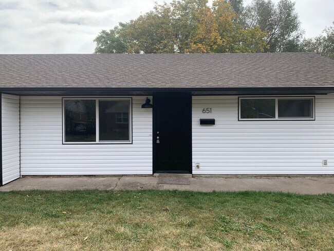 Foto del edificio - 651 Chester St