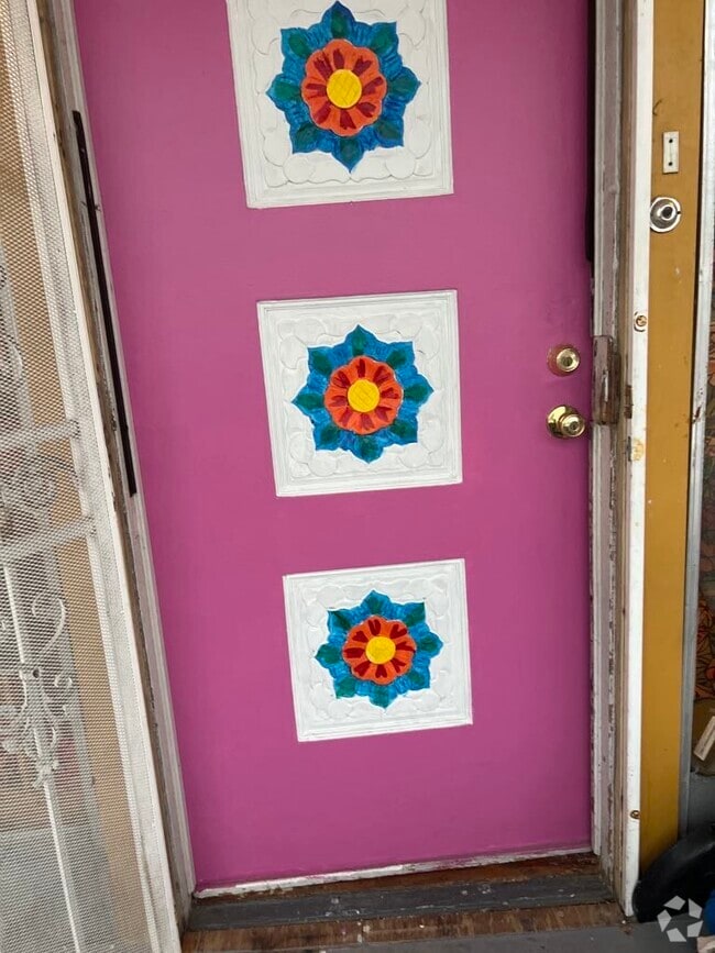 New St. Claude Apartments for Rent with a Living Room New Orleans, LA