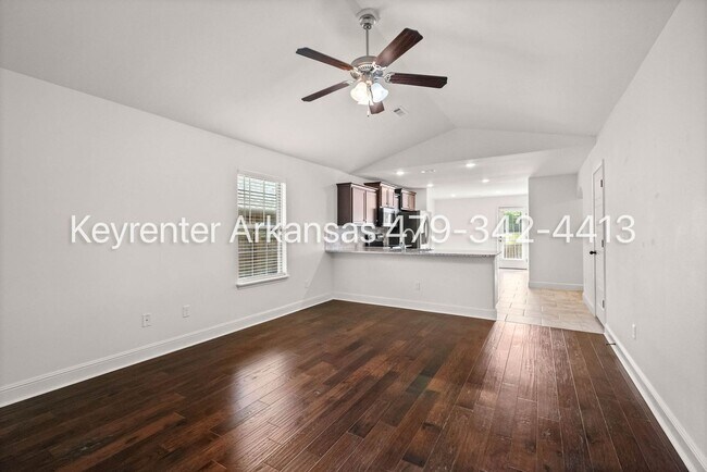 Building Photo - Bentonville living | 4bed 2bath