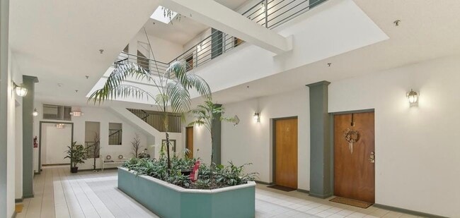 Building Photo - 39 Bruen St