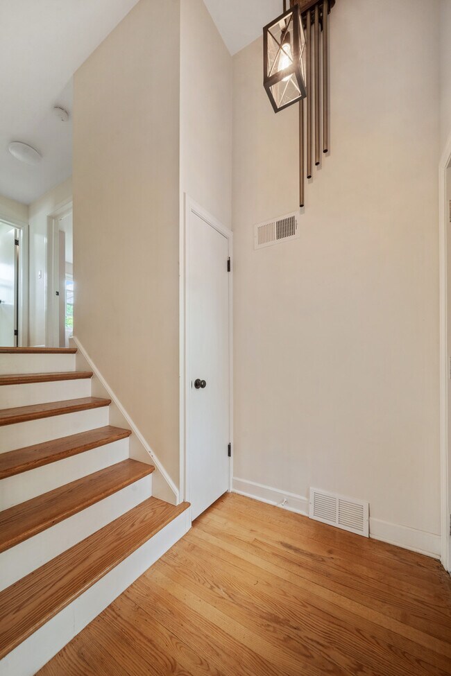 Foto del edificio - 5320 Suffield Ct