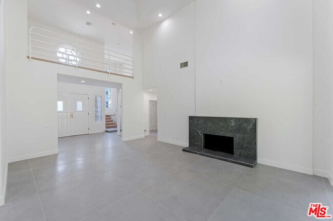 Foto del edificio - 4133 Tarrybrae Terrace