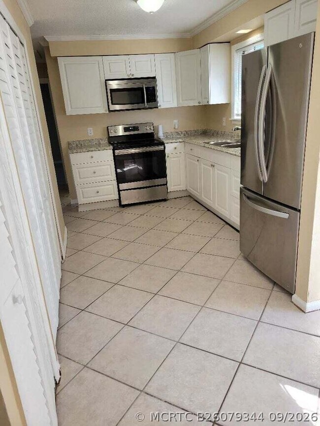 Foto del edificio - 1488 W 31st St