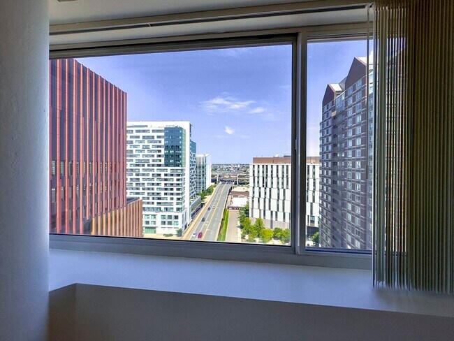 Foto del edificio - 12-12 Museum Way