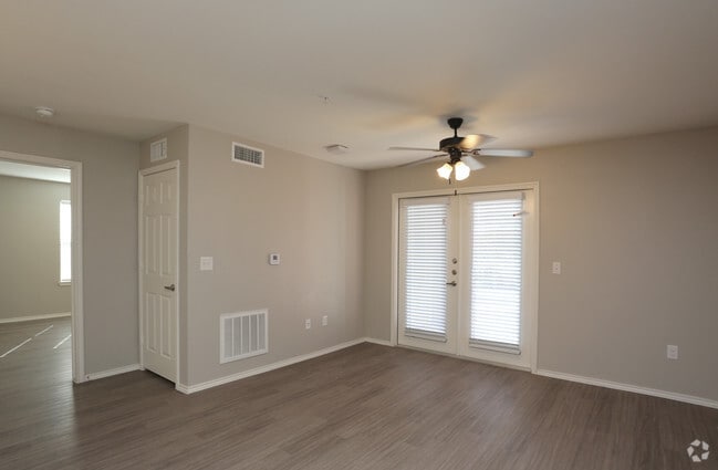 1BDx1BA 759SF - EMLI at Liberty Crossing Apartments