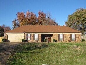 Building Photo - 4300 Crimson Leaf Cove