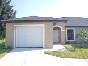 Building Photo - 612 SW 8th Pl