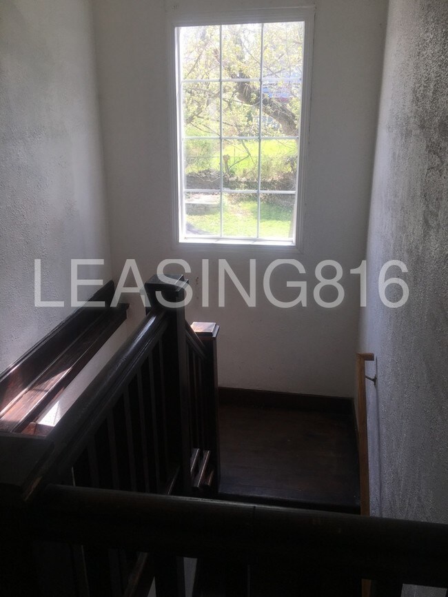 Building Photo - Affordable Midtown Rental
