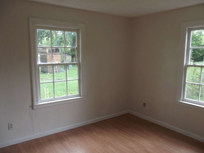 Building Photo - 5144 Wolf Creek Pike