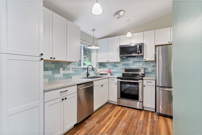 Building Photo - 1132 S 22nd Ct