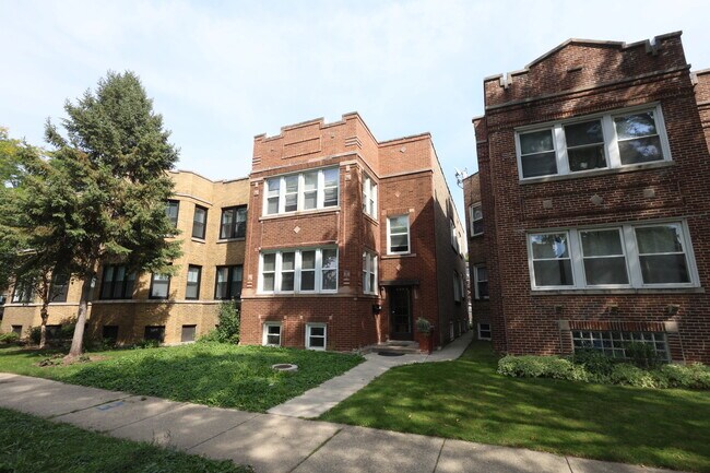 Building Photo - 5653 N Talman Ave