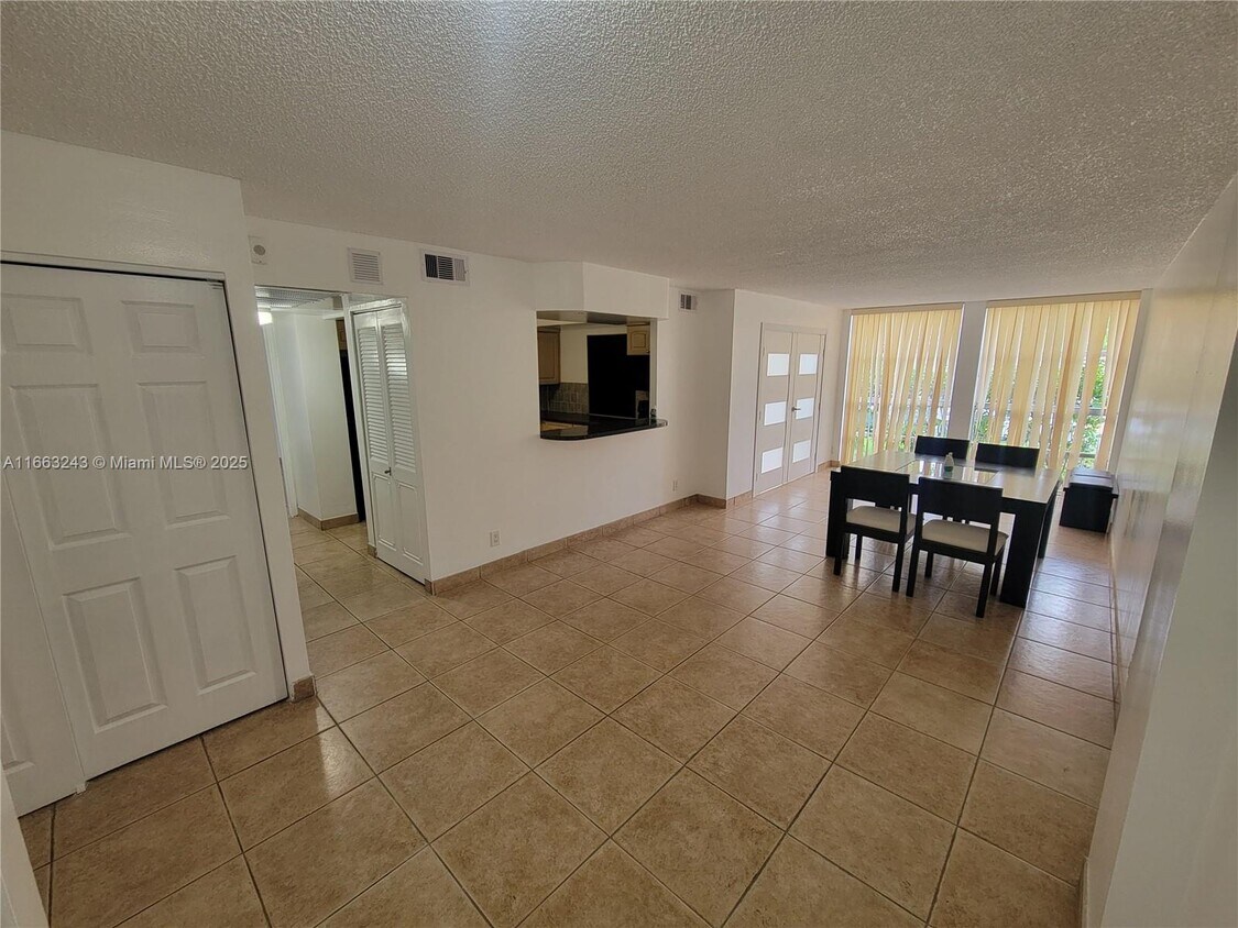 Foto principal - 2001 Atlantic Shores Blvd