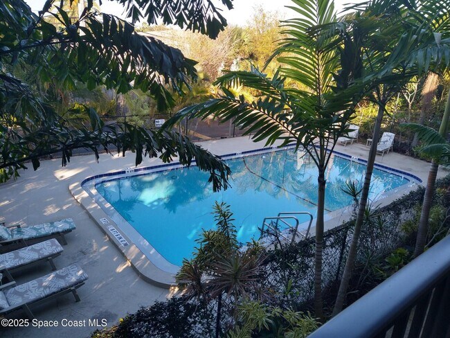 Foto del edificio - 1020 Pine Tree Dr