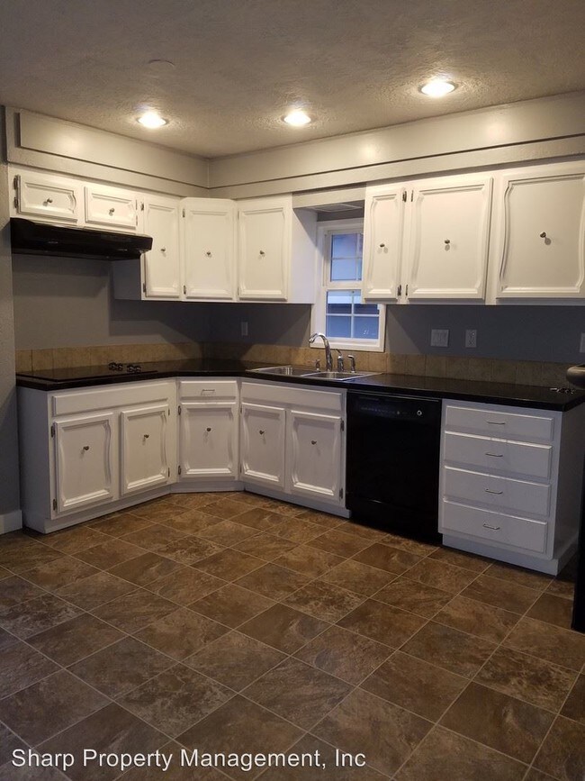 Foto del edificio - 5 br, 1 bath House - 2809 Field Street
