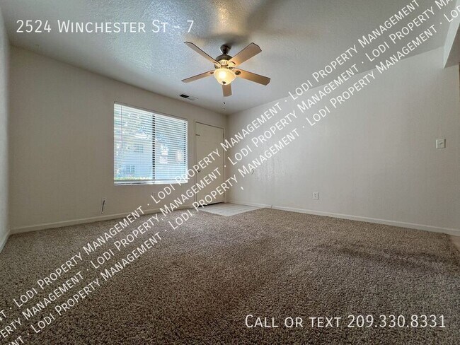 Foto del edificio - 2524 Winchester Dr