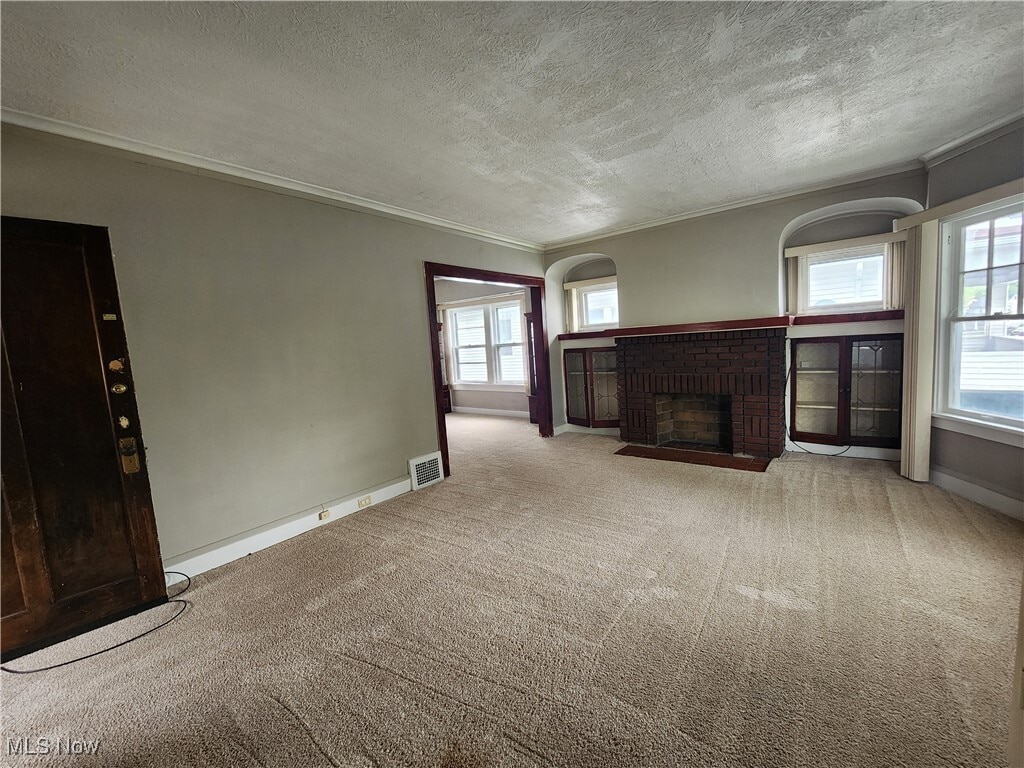 820 Helmsdale Rd Cleveland Heights, OH 44112 – photo 2