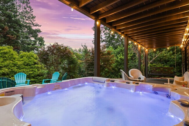 Building Photo - 443 Fox Run Dr