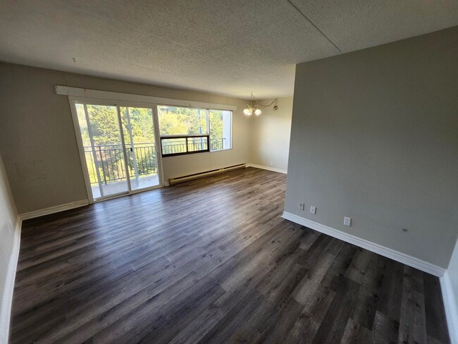 Building Photo - 411 Ellerdale St