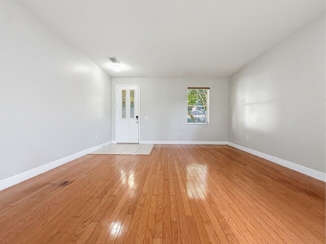 Building Photo - 10250 Malpas Point