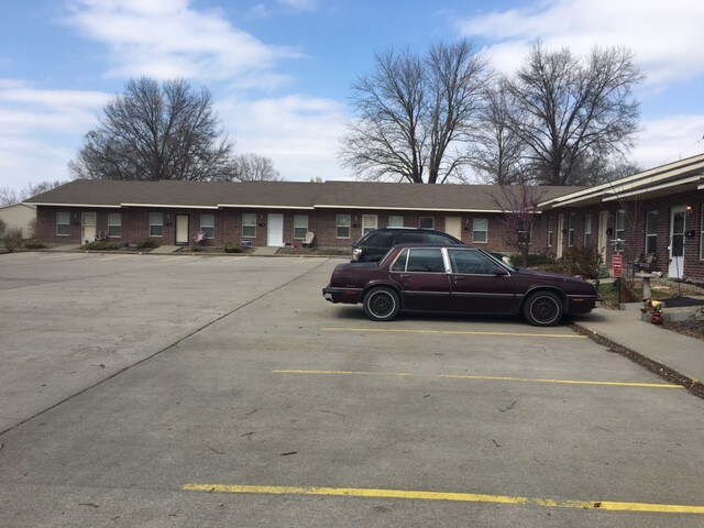 Building Photo - 213 W Atkison Ave