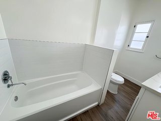 Building Photo - 850 Kings Rd