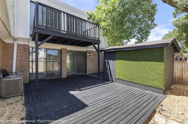Building Photo - 657 Elm Ct