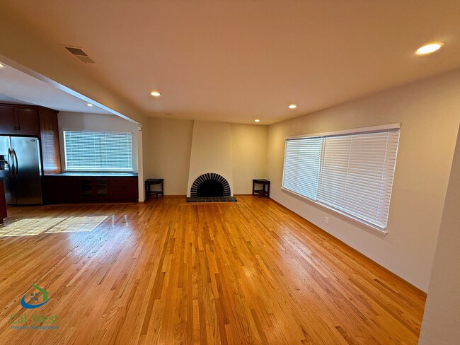 Building Photo - $5295 - 4 Bed/2 Bath Remodeled Home in Santa Clara