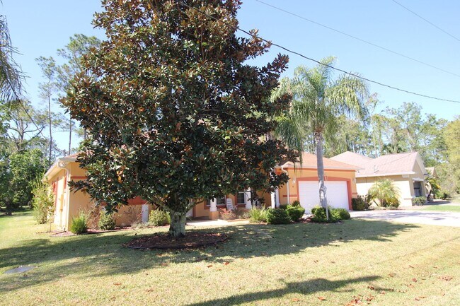 Building Photo - Spacious 3 Bed 3 Bath Partially Furnished ...