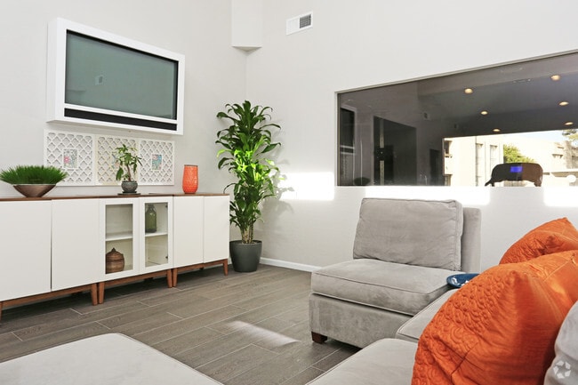 Clubhouse - Bridge Lane Apartment Homes