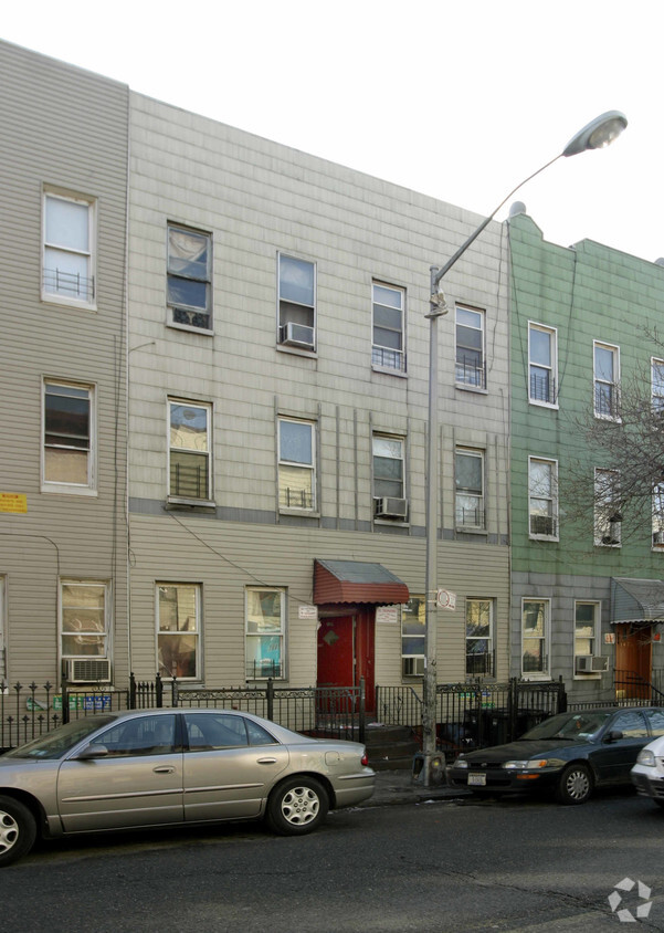 Primary Photo - 1490 Dekalb Avenue Apartments