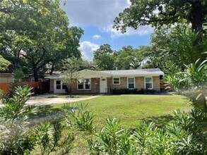 Building Photo - 1409 Elton Ln