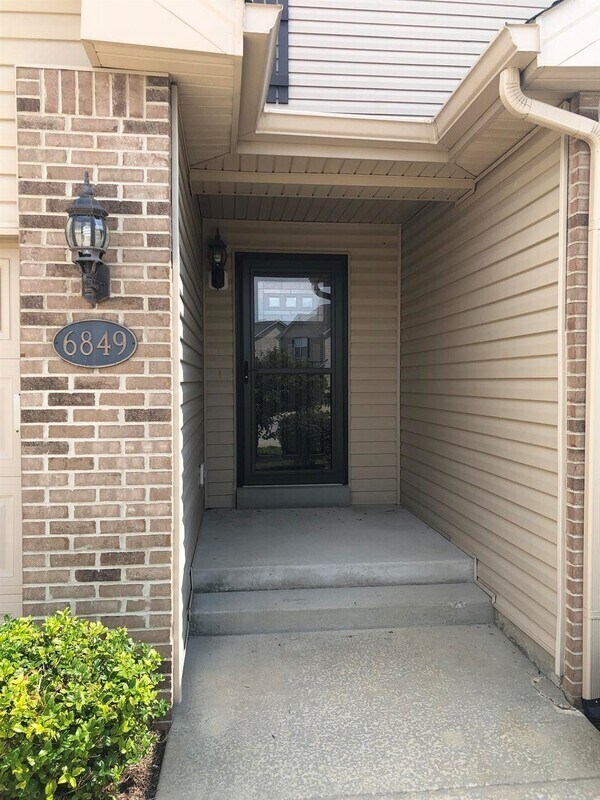 Foto del edificio - 6849 Hampshire Ct