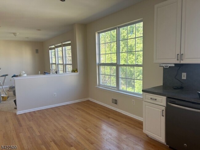 Foto del edificio - 209 Winding Hill Dr