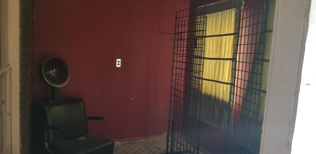 Foto del edificio - 4627 Pennington Ave