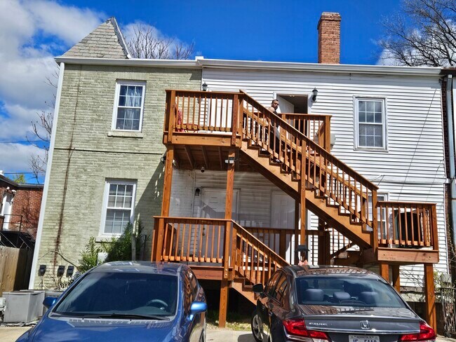 Deck - 330 Delafield Pl NW Apartment