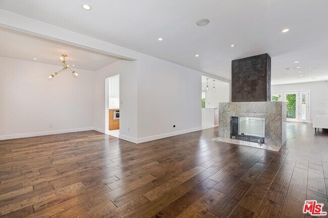 Building Photo - 2339 Castle Heights Ave