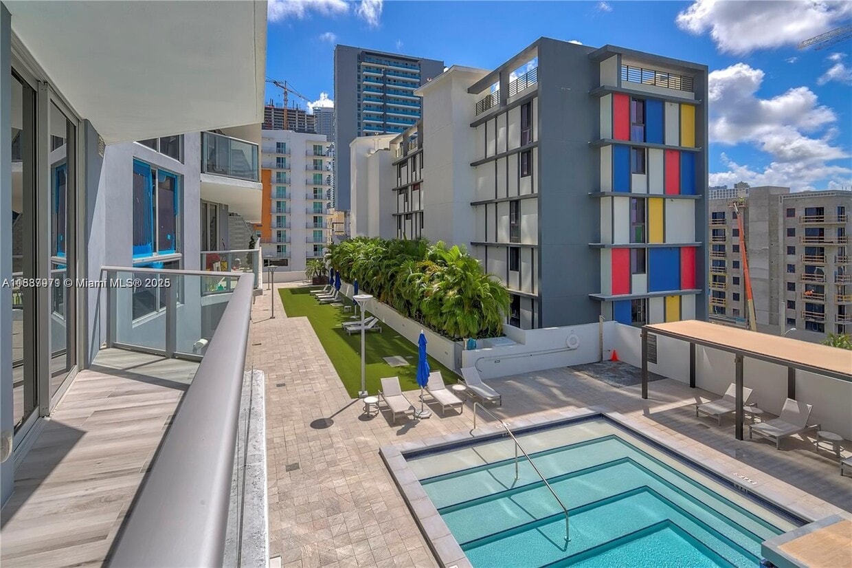 Foto principal - 1010 SW 2nd Ave