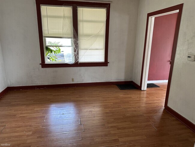 Foto del edificio - 2 br, 1 bath House - 1717 North Gale Avenue