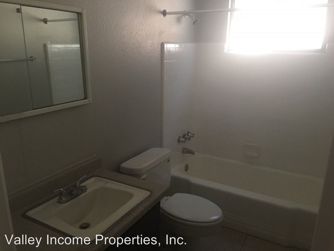 Foto del edificio - 3420 W Rose Ln