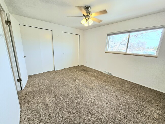 East bedroom - 3724 Quail St