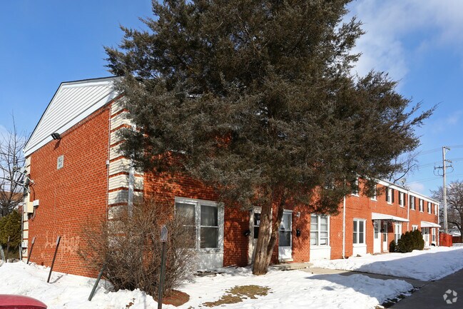 Building Photo - 823-863 N Elmhurst Rd