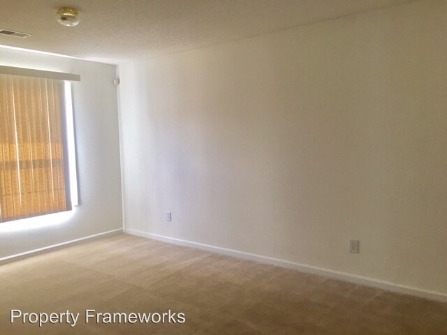 Building Photo - 127 Ashewood Lake Dr