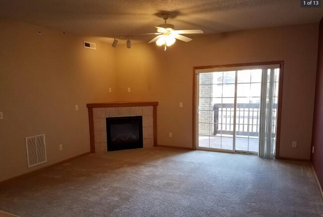 Building Photo - 2 Bedroom 2 Bath Condo with Garage!