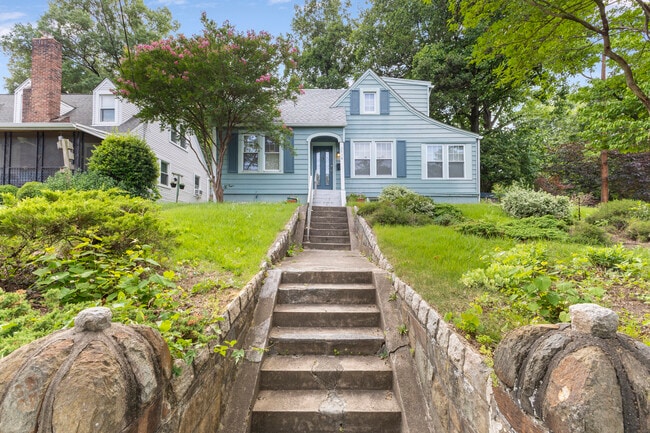 Building Photo - 5716 40th Ave