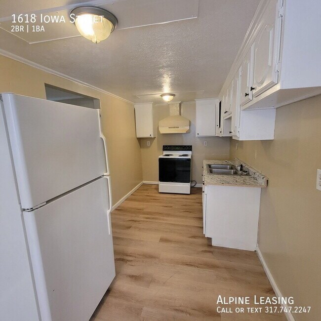 Foto del edificio - 1618 Iowa St