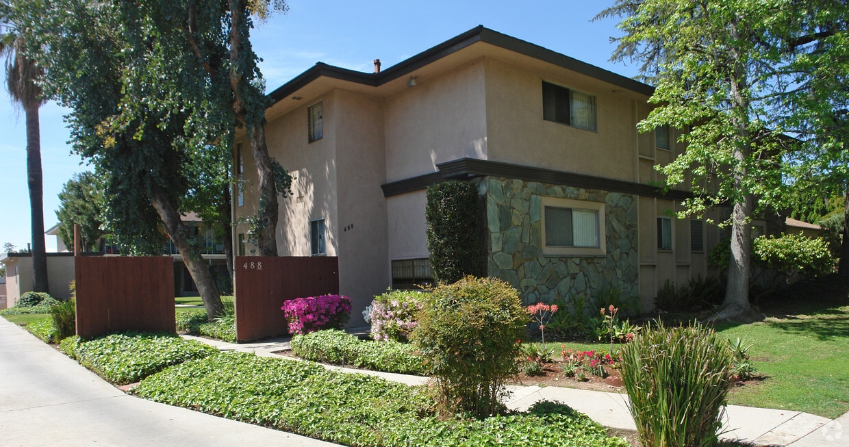 Building Photo - 488 E Washington Blvd