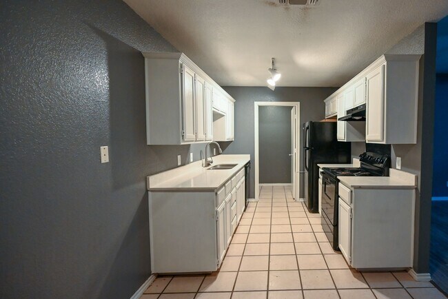 Foto del edificio - Decatur 3 bedroom 2 bath Duplex Available