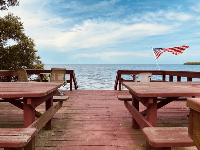 Building Photo - 301 Tarpon Point